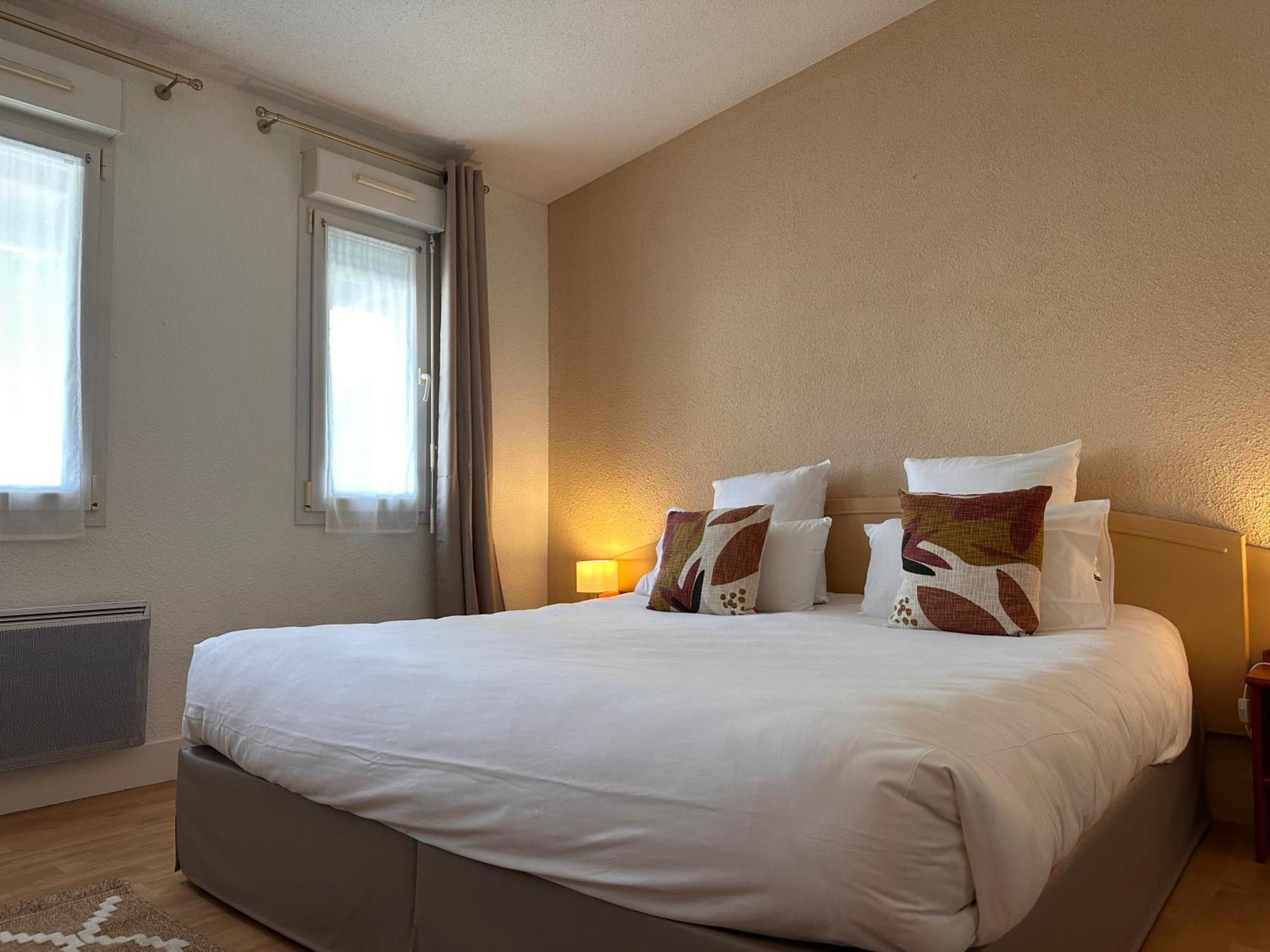Hotel - Domaine De La Blanchardiere - Le Mans Changé Exteriör bild